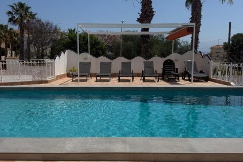 Villa till salu i Ciudad Quesada, Alicante, Spanien 3 sovrum, 266 kvm. Nr. 195258 - foto 10