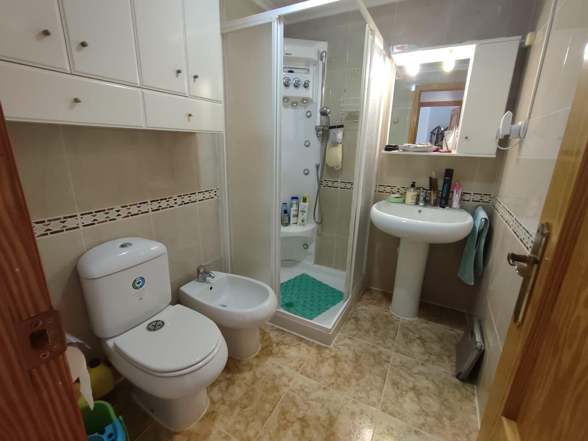 Apartment in Torrevieja, Alicante, Spain 3 bedrooms, 101 sq.m. No. 195263