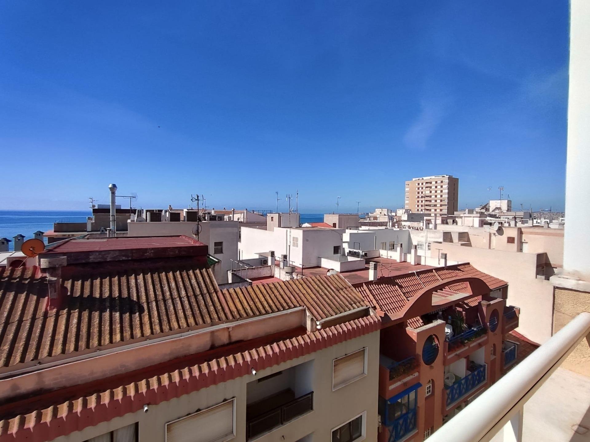 Apartment in Torrevieja, Alicante, Spain 3 bedrooms, 101 sq.m. No. 195263