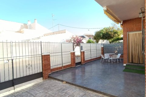 Townhouse for sale in San Pedro del Pinatar, Murcia, Spain 3 bedrooms, 240 sq.m. No. 195261 - photo 5