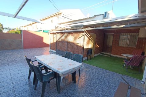 Townhouse for sale in San Pedro del Pinatar, Murcia, Spain 3 bedrooms, 240 sq.m. No. 195261 - photo 2