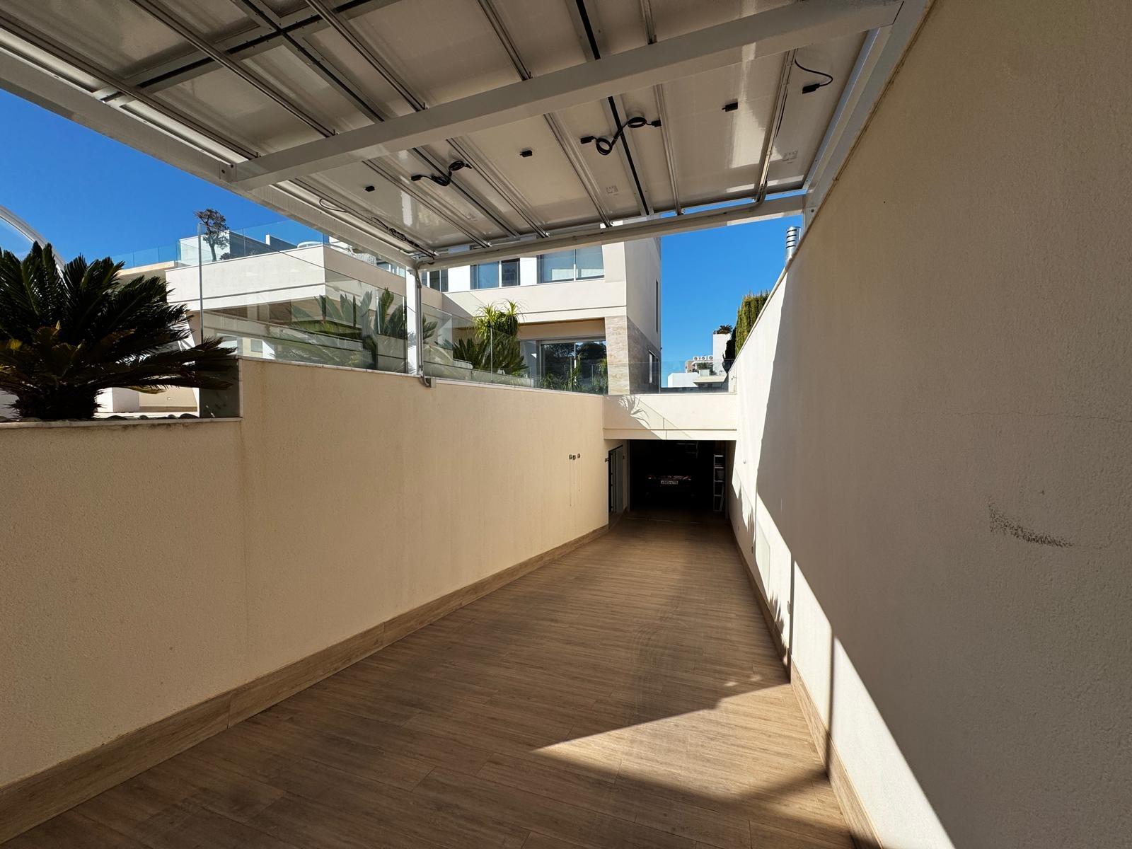 Villa a Dehesa De Campoamor, Alicante, Spagna 4 camere da letto, 349 mq. N° 195262