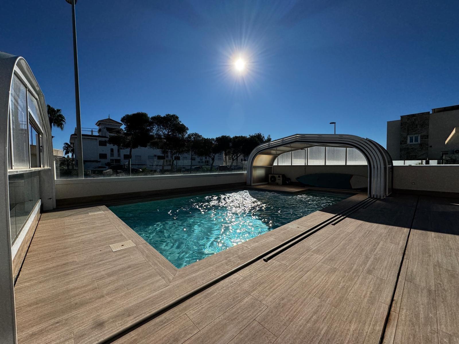 Villa a Dehesa De Campoamor, Alicante, Spagna 4 camere da letto, 349 mq. N° 195262