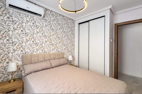 Huoneisto myytävänä Torrevieja, Alicante, Espanja, 4 makuuhuonetta, 107 m2 No. 146147 - kuva 15