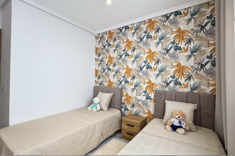 Huoneisto myytävänä Torrevieja, Alicante, Espanja, 4 makuuhuonetta, 107 m2 No. 146147 - kuva 18