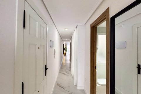 Huoneisto myytävänä Torrevieja, Alicante, Espanja, 4 makuuhuonetta, 107 m2 No. 146147 - kuva 27