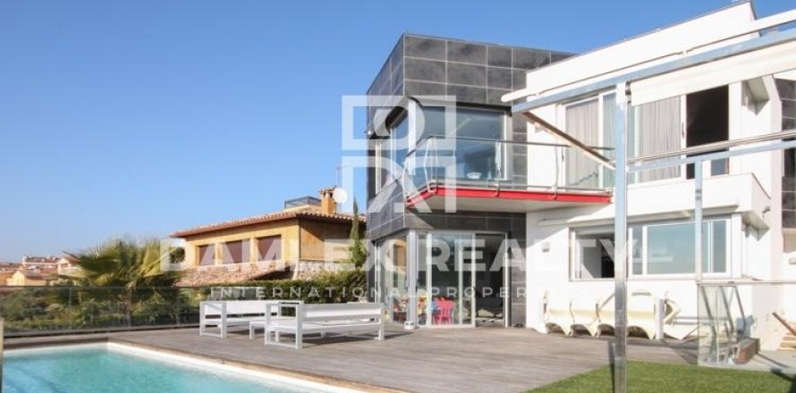 Willa w Blanes, Girona, Hiszpania 4 sypialnie, 450 mkw. nr 176764