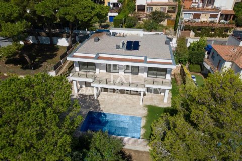 Willa w Platja D'aro, Girona, Hiszpania 4 sypialnie, 340 mkw. nr 176767 – zdjęcie 3