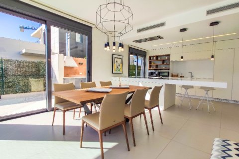 Продажа виллы в Дехеса де Кампоамор, Аликанте, Испания 4 спальни, 197м2 №144739 - фото 10