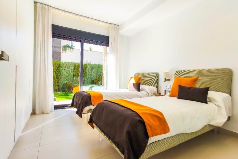 Продажа виллы в Дехеса де Кампоамор, Аликанте, Испания 4 спальни, 197м2 №144739 - фото 13