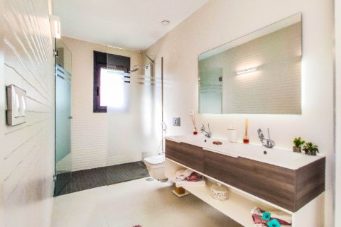 Продажа виллы в Дехеса де Кампоамор, Аликанте, Испания 4 спальни, 197м2 №144739 - фото 24