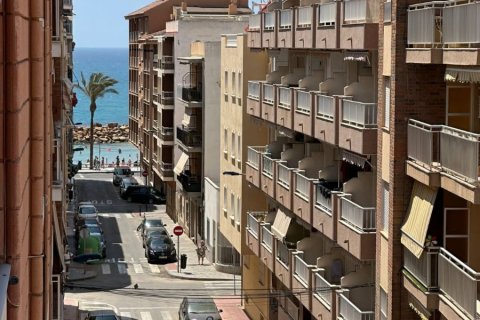 Lägenhet till salu Torrevieja, Alicante, Spanien 2 sovrum, 88 kvm. Nr. 136744 - foto 3