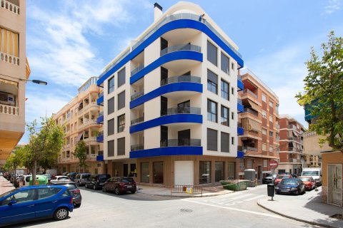 Lägenhet till salu Torrevieja, Alicante, Spanien 2 sovrum, 88 kvm. Nr. 136744 - foto 2