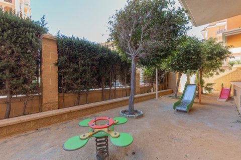 Lägenhet till salu i Torrevieja, Alicante, Spanien 2 sovrum, 76 kvm. Nr. 166013 - foto 29