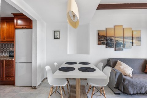 Lägenhet till salu i Torrevieja, Alicante, Spanien 2 sovrum, 76 kvm. Nr. 166013 - foto 12