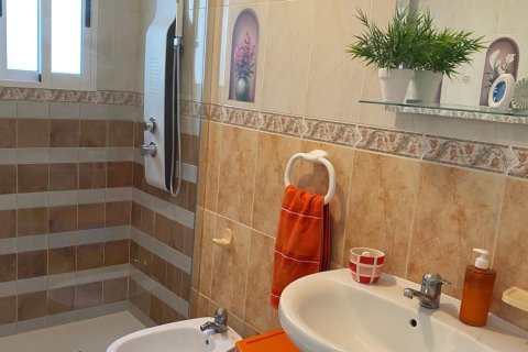 Penthouse for sale in Torrevieja, Alicante, Spain 3 bedrooms, 80 sq.m. No. 166018 - photo 11