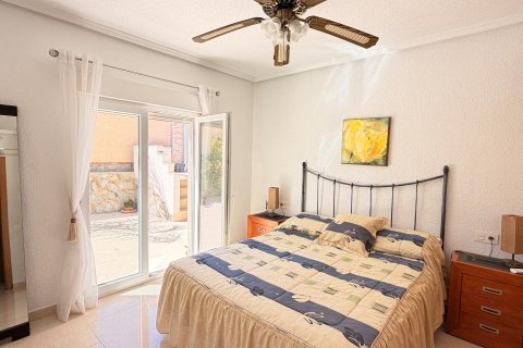 Продажа виллы в Сьюдад Кесада, Аликанте, Испания 5 спален, 246.1м2 №166015 - фото 12