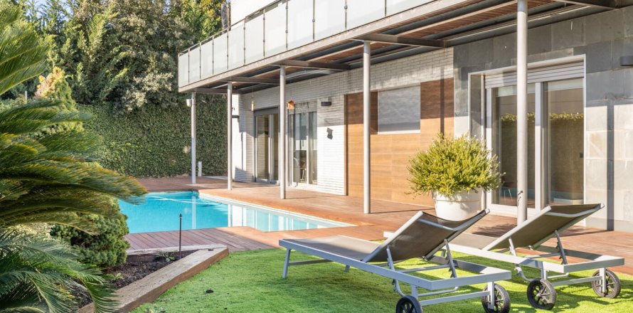 Дом в Сан-Кугат-дель-Вальес, Барселона, Испания 5 спален,  №140907