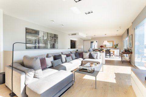 Продажа дома в Сан-Кугат-дель-Вальес, Барселона, Испания 5 спален,  №140907 - фото 2