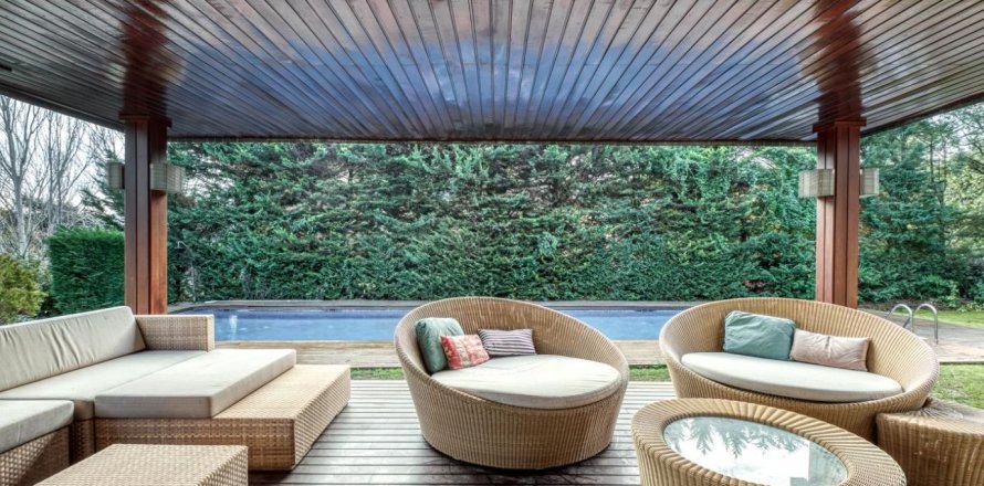 Дом в Сан-Кугат-дель-Вальес, Барселона, Испания 6 спален,  №140906