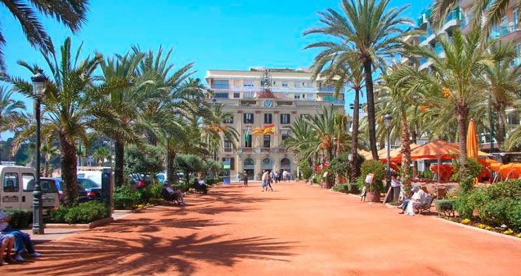 Proprietà commerciale a Lloret de Mar, Girona, Spagna 1294 mq. N° 140911