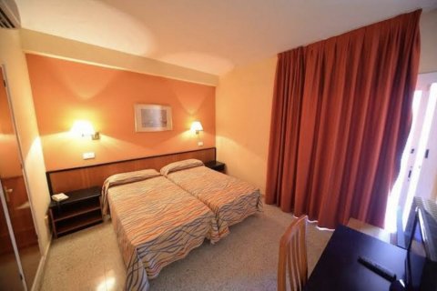 Продажа коммерческой недвижимости в Льорет-де-Мар, Герона, Испания 7250м2 №140909 - фото 5