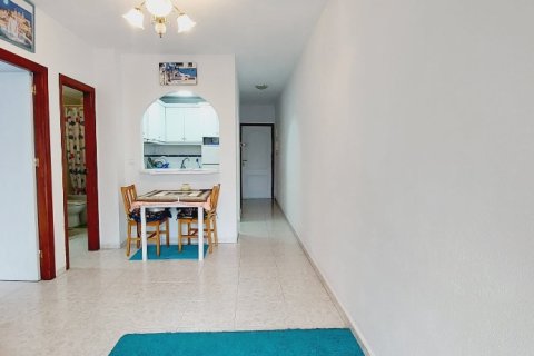 Apartamento en venta en Torrevieja, Alicante, España 2 dormitorios, 61 m2 No. 183592 - foto 2