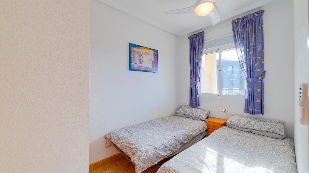 Apartamento en Alicante, España 2 dormitorios, 61 m2 No. 183595