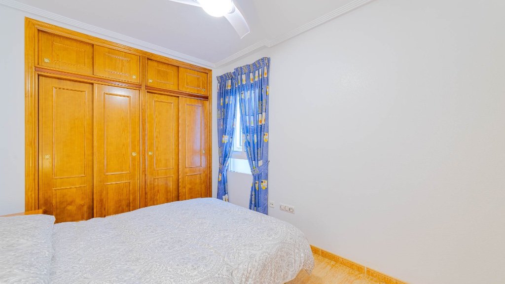 Apartamento en Alicante, España 2 dormitorios, 61 m2 No. 183595
