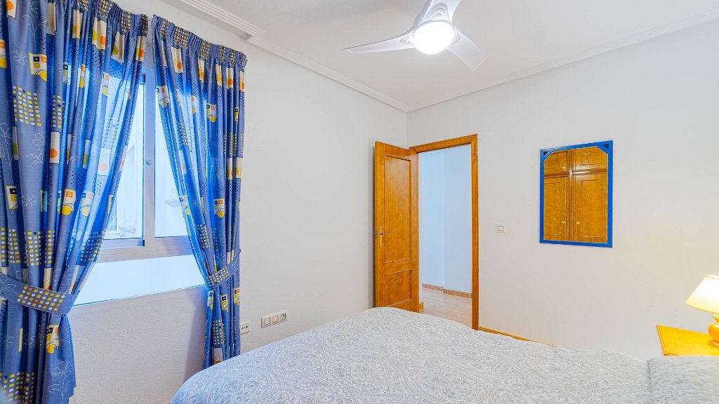 Apartamento en Alicante, España 2 dormitorios, 61 m2 No. 183595