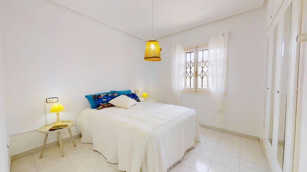 Apartment in Punta Prima, Alicante, Spain 2 bedrooms, 64 sq.m. No. 183596