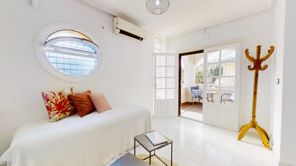 Apartment in Punta Prima, Alicante, Spain 2 bedrooms, 64 sq.m. No. 183596