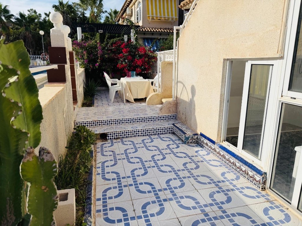 Apartment in Punta Prima, Alicante, Spain 2 bedrooms, 64 sq.m. No. 183596