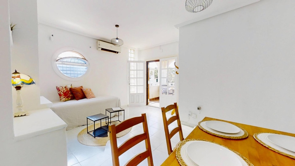 Apartment in Punta Prima, Alicante, Spain 2 bedrooms, 64 sq.m. No. 183596