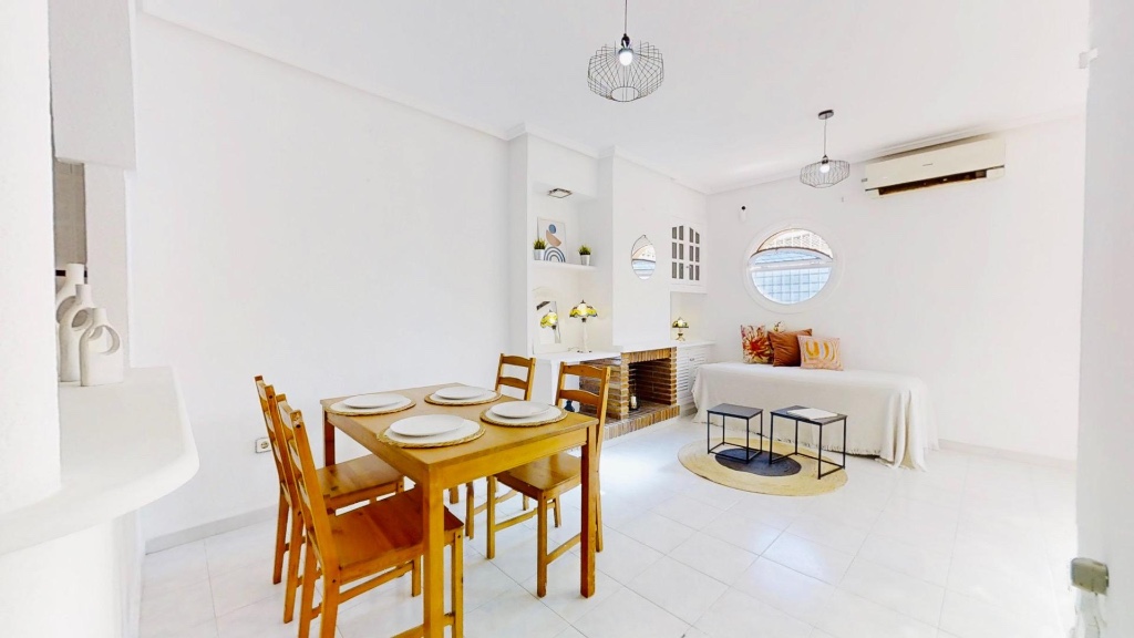 Apartment in Punta Prima, Alicante, Spain 2 bedrooms, 64 sq.m. No. 183596