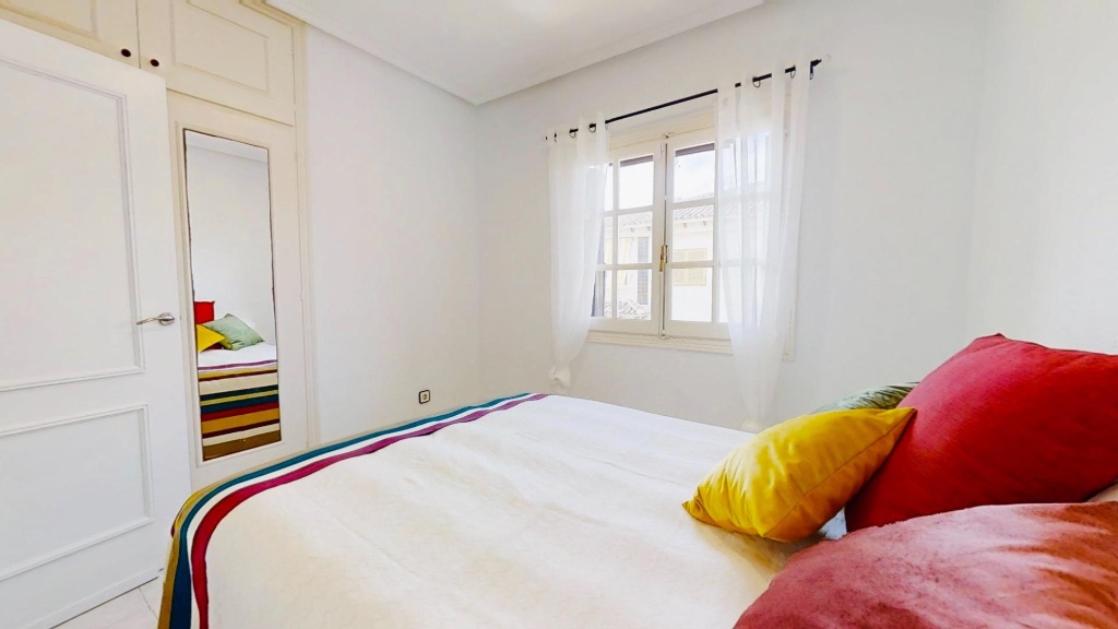 Apartment in Punta Prima, Alicante, Spain 2 bedrooms, 64 sq.m. No. 183596