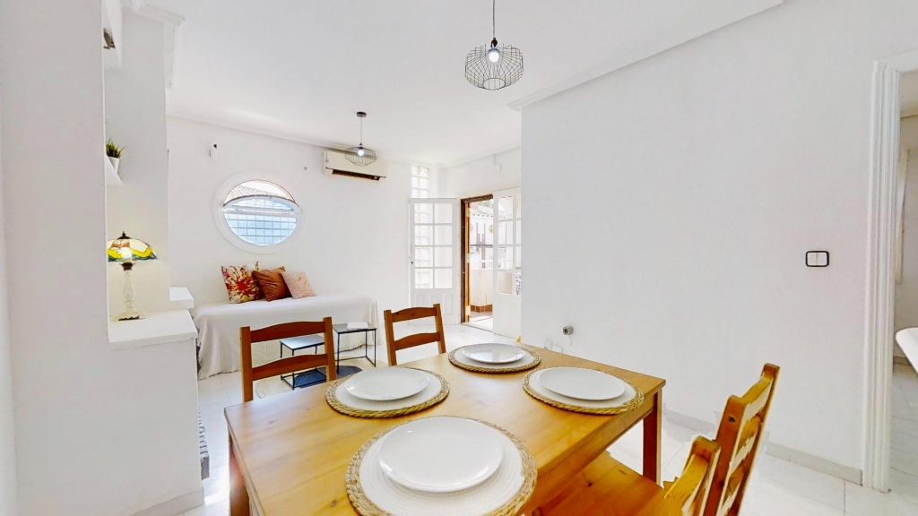 Apartment in Punta Prima, Alicante, Spain 2 bedrooms, 64 sq.m. No. 183596