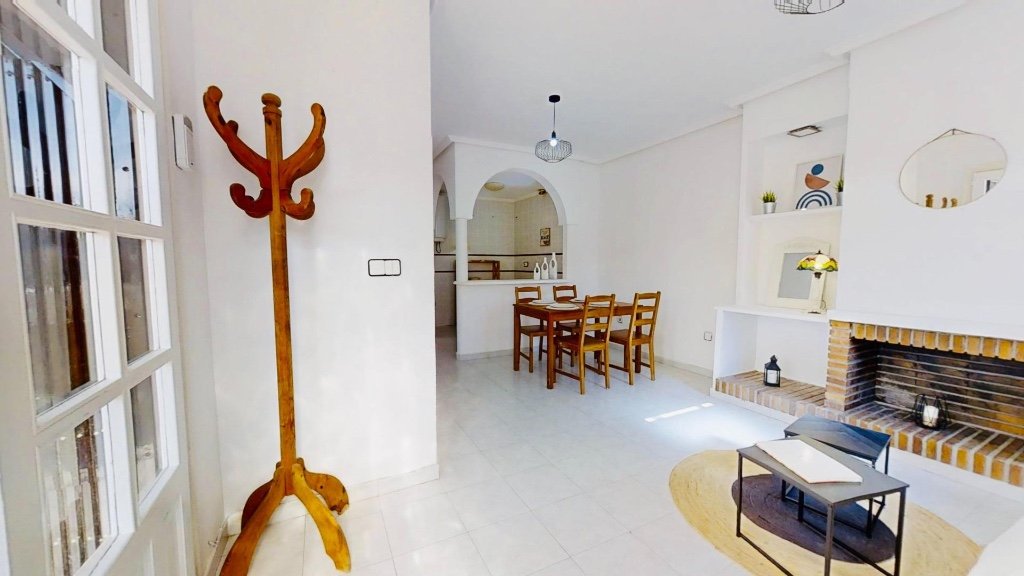 Apartment in Punta Prima, Alicante, Spain 2 bedrooms, 64 sq.m. No. 183596