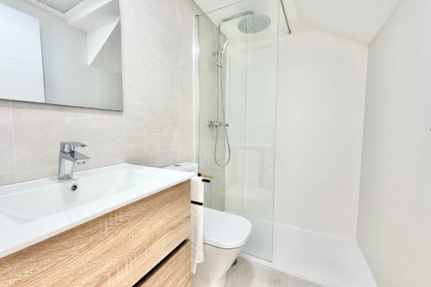 Kaupunkipientalo myytävänä Cox, Alicante, Espanja, 3 makuuhuonetta, 81 m2 No. 142063 - kuva 13