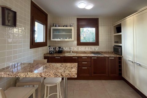 House à vendre à Lloret de Mar, Girona, Espagne, 3 chambres, 180 m2 No. 177180 - photo 10
