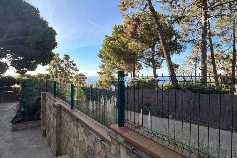House à vendre à Lloret de Mar, Girona, Espagne, 3 chambres, 180 m2 No. 177180 - photo 4