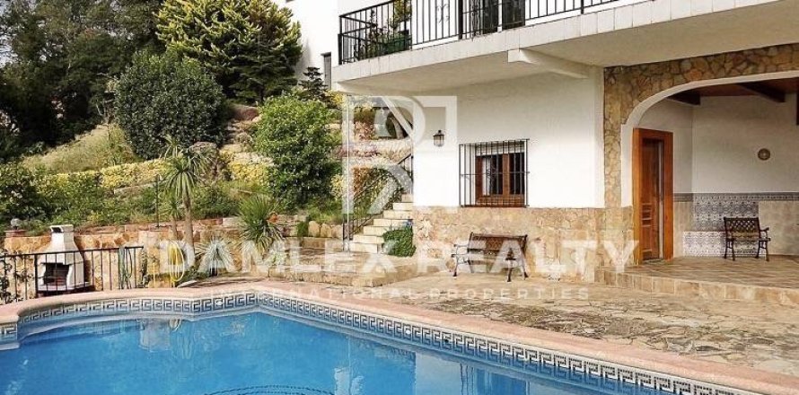 Villa à Lloret de Mar, Girona, Espagne 6 chambres, 300 m2 No. 177175