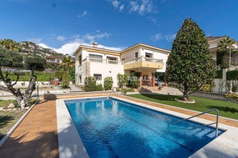 Villa à vendre à Lloret de Mar, Girona, Espagne, 3 chambres, 250 m2 No. 177177 - photo 3