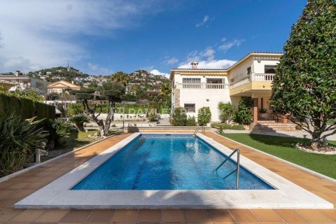 Villa à vendre à Lloret de Mar, Girona, Espagne, 3 chambres, 250 m2 No. 177177 - photo 5