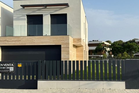 Hus till salu i S'Agaro, Girona, Spanien 4 sovrum, 232 kvm. Nr. 156055 - foto 4