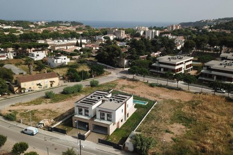 Hus till salu i S'Agaro, Girona, Spanien 4 sovrum, 232 kvm. Nr. 156055 - foto 5