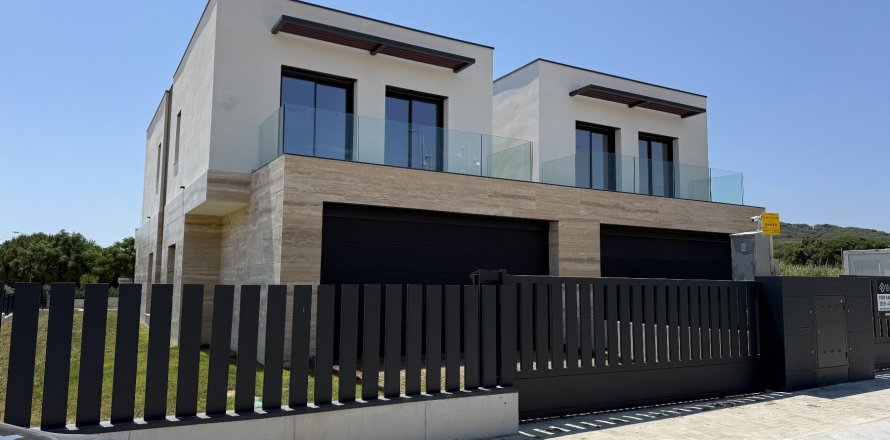 Hus i S'Agaro, Girona, Spanien 4 sovrum, 232 kvm. Nr. 156055