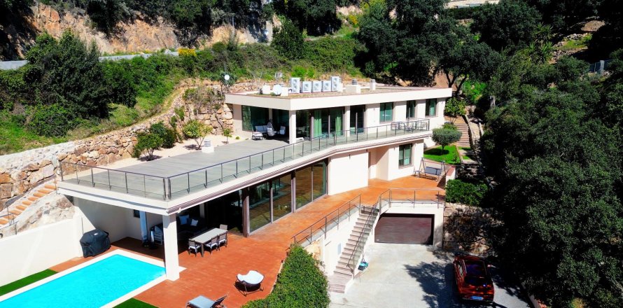 Villa a Castell d'Aro, Girona, Spagna 5 camere da letto, 640 mq. N° 156054