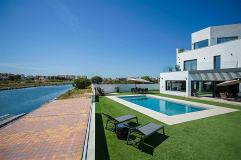 Villa in La Manga del Mar Menor, Murcia, Spain 4 bedrooms,  No. 190358