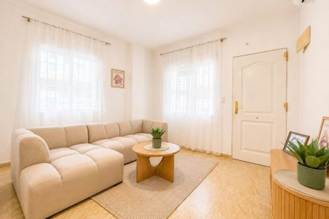 Land plot for sale in Torrevieja, Alicante, Spain 2 bedrooms, 83 sq.m. No. 195633 - photo 2